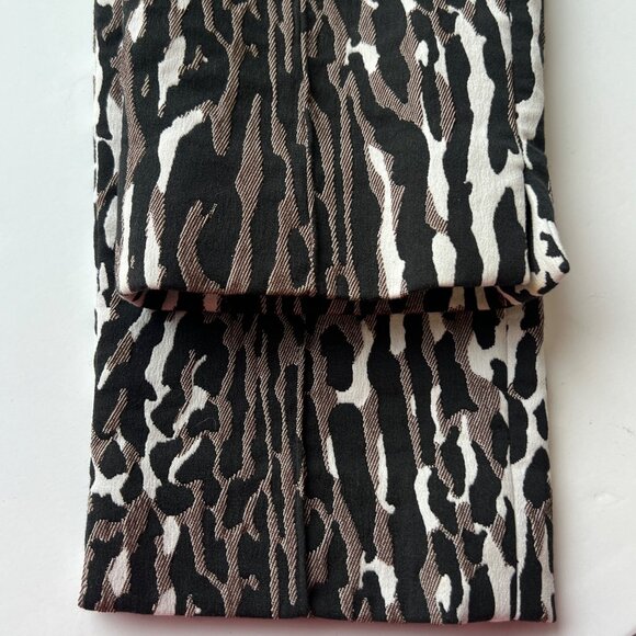 St. John Animal Print Stretch Slim Fit Ankle Pants Black / Beige Womens Size 2 - Picture 3 of 12